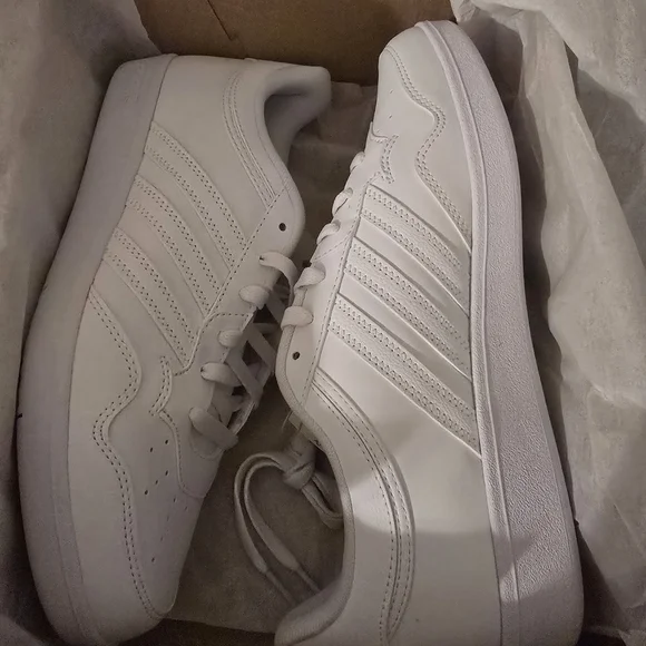 Adidas Men's Classic White Sneakers - Picture 1 of 4
